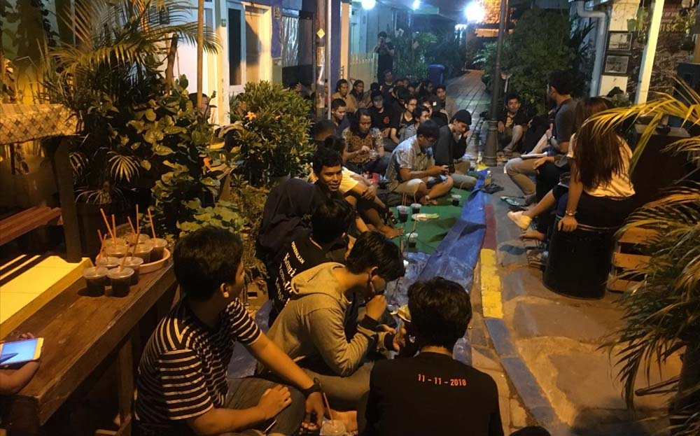 Aktifitas para pemuda di Omah Tua