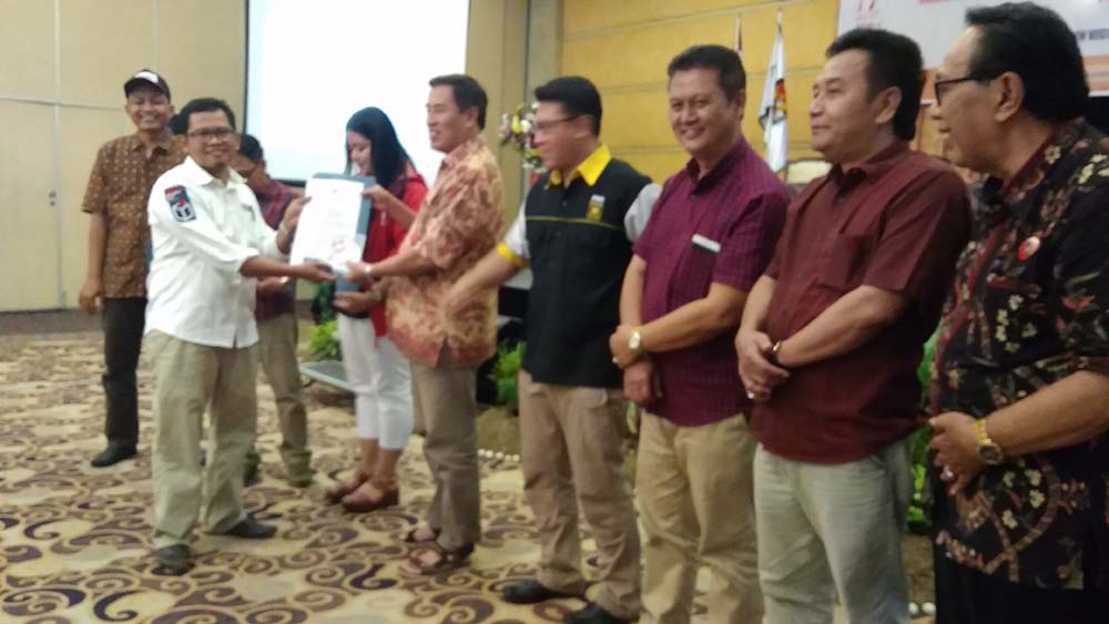 KPU serahkan DPT hasil perbaikan tahap kedua ke perwakilan parpol