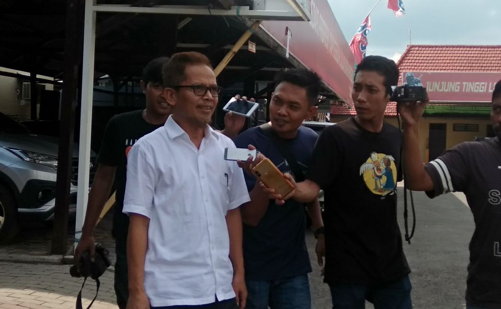 Zaenal Abidin saat menjalani pemeriksaan di Mapolresta Mojokerto Kota (Achmad Supriyadi/jatimnow)