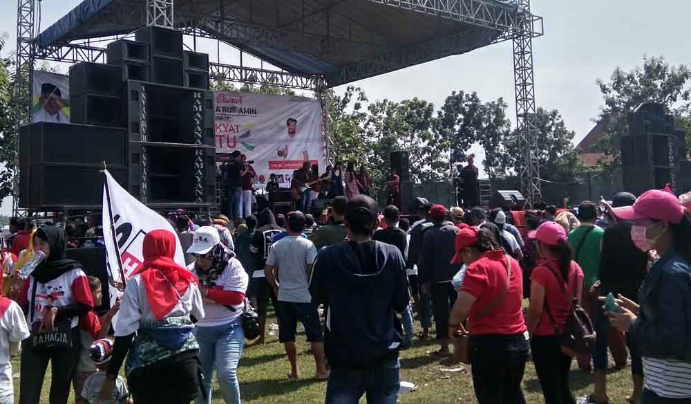 Konser Rakyat Ber-Satu di Mojokerto, Pendukung Teriak Jokowi Presiden