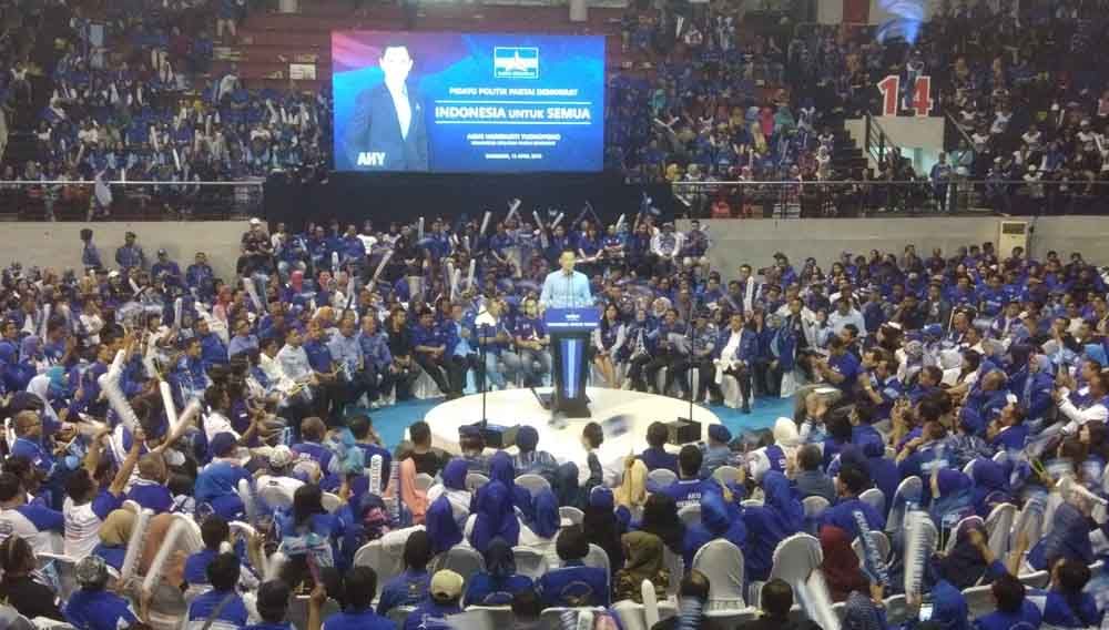 AHY di kampanye akbar Partai Demokrat di gedung DBL Arena