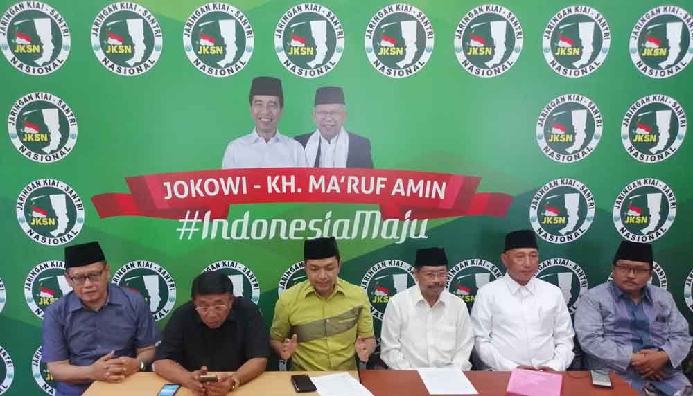 Ketua Umum JKSN, M Roziqi (baju kuning)