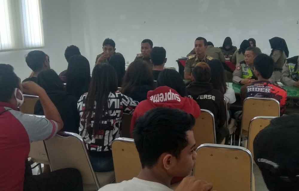 Ke 10 pasangan didata di Mako Satpol PP Blitar