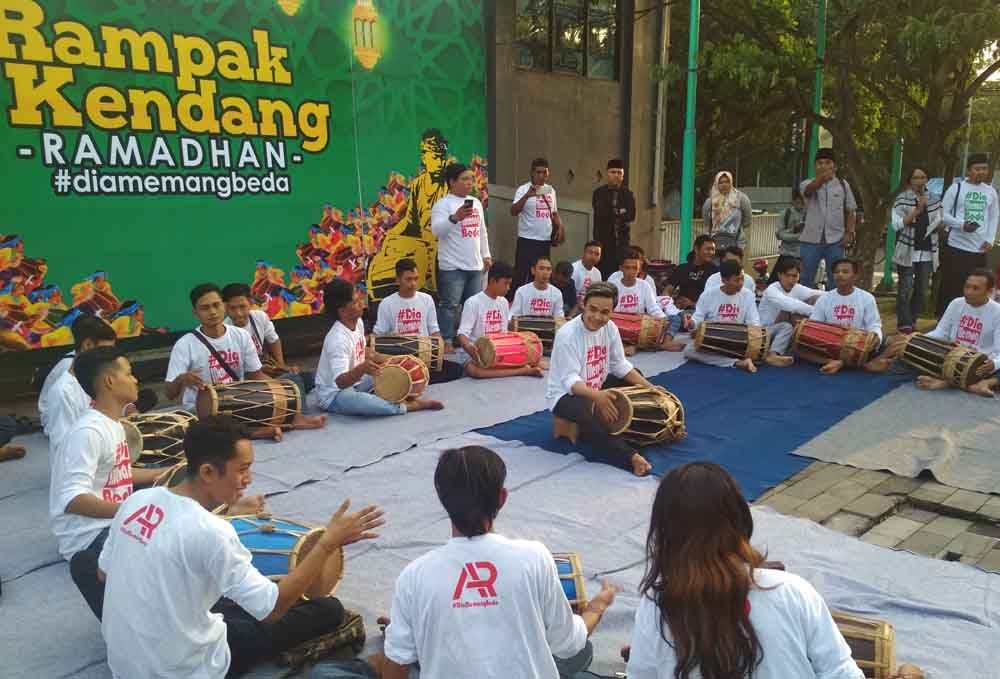 Penampilan Rampak Kendang di Banyuwangi