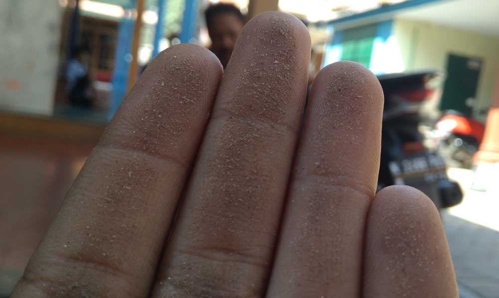 Serbuk kayu ganggu pernafasan warga Kampung Dok Probolinggo