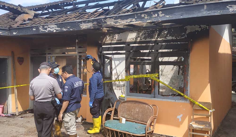 Tim Labfor Amankan 2 BB dari Rumah Kontrakan di Batu yang Terbakar