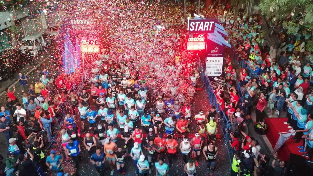 Surabaya Marathon yang diikuti ribuan pelari