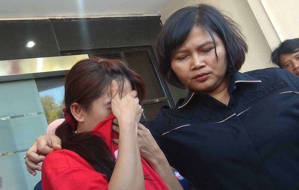 Jual Teman Layani Threesome, 1 PSK asal Jember Diciduk di Surabaya