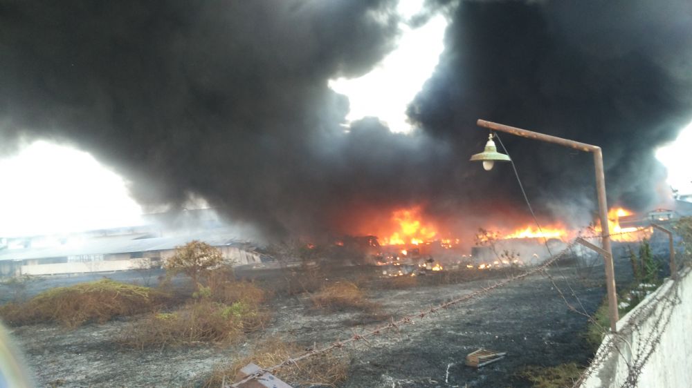 Kebakaran di PT Kemas Perdana Internasional Sidoarjo
