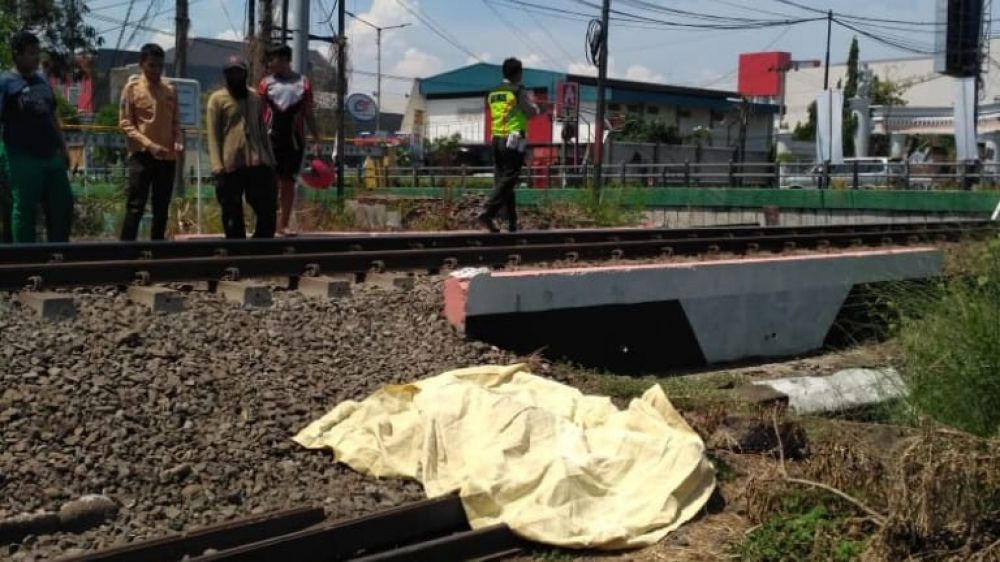 Korban tewas setelah tersambar kereta api di Sidoarjo