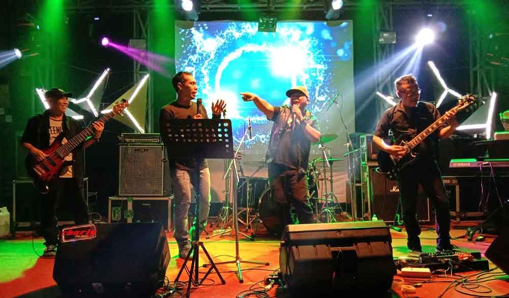 Pertunjukan musik Rock In Gresik