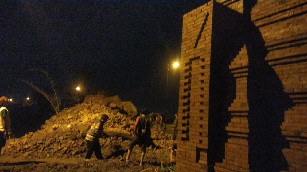 Gapura Desa Kedungkembar, Sidoarjo roboh