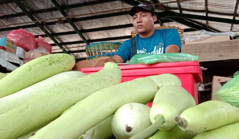 Kusdianto salah satau pedagang sayur segar di PIOS