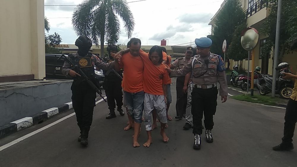 Dua pelaku yang ditangkap Polres Mojokerto