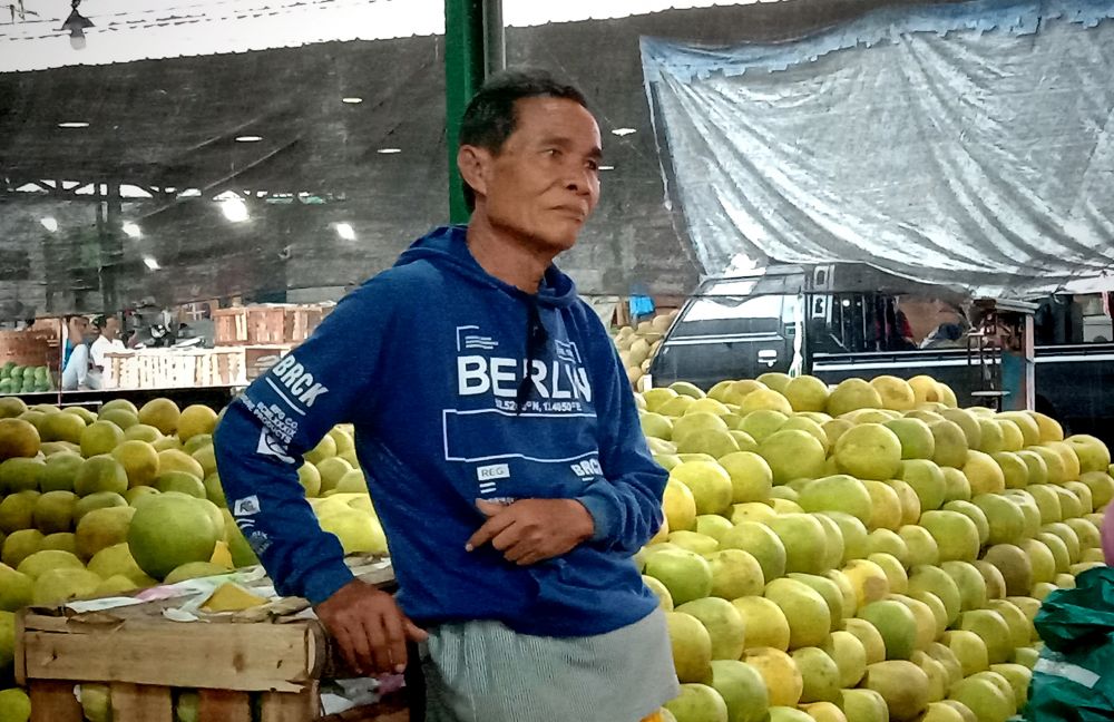 Lebih Terjamin, Pedagang Buah ini Merasa Nyaman Berdagang di PIOS