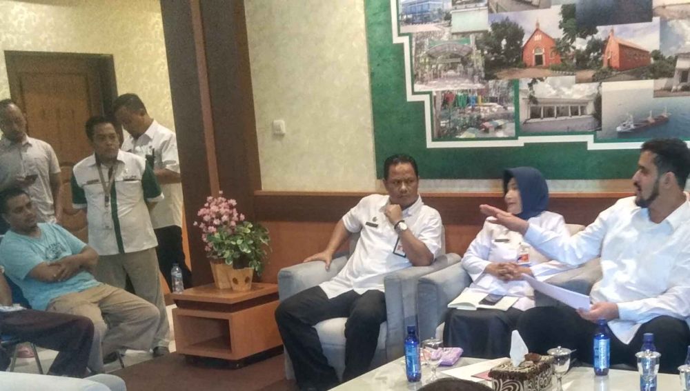 Wali Kota Hadi Zainal Abidin temui para pedagang Pasar Kota Probolinggo