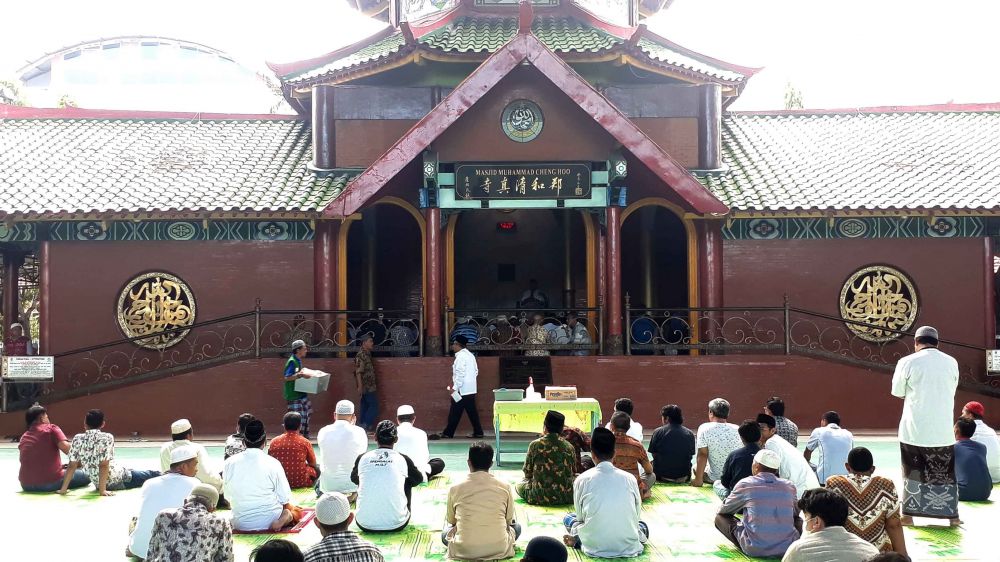 Mengikuti Salat Jumat di Masjid Muhammad Cheng Hoo Surabaya