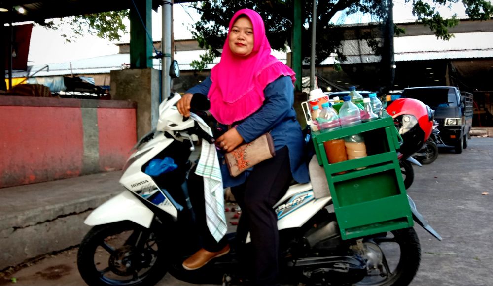 Tingkatkan Daya Tahan Tubuh, Omset Penjual Jamu di PIOS Meningkat