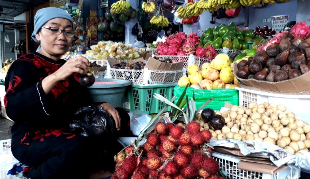Pedagang di pasar milik Pemkab Gresik