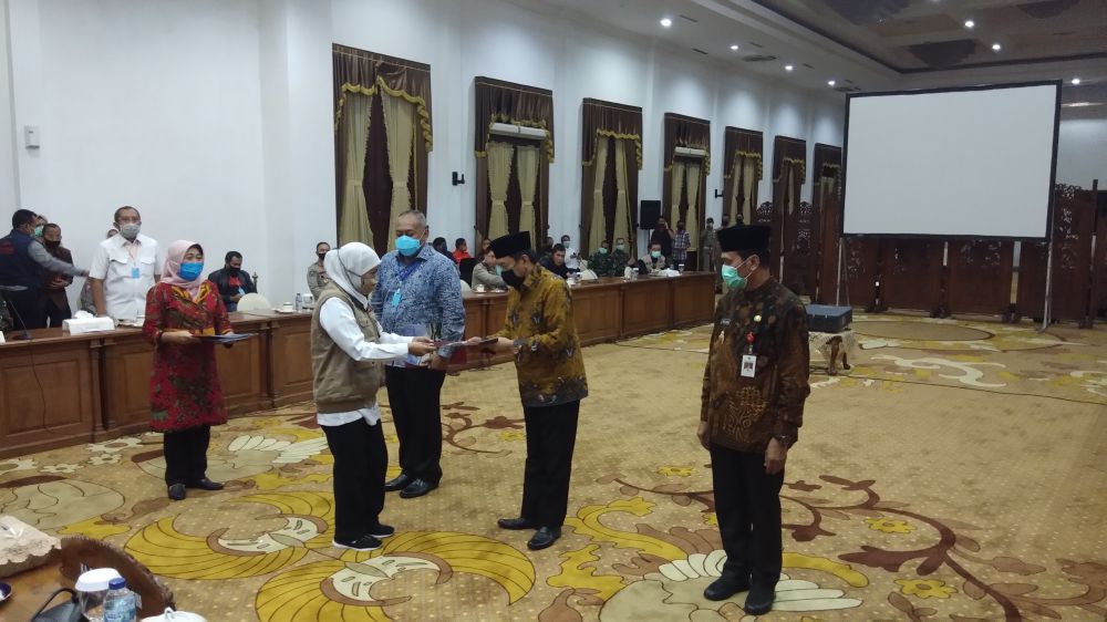 Petikan putusan Gubernur Jatim pada tiga daerah di Grahadi