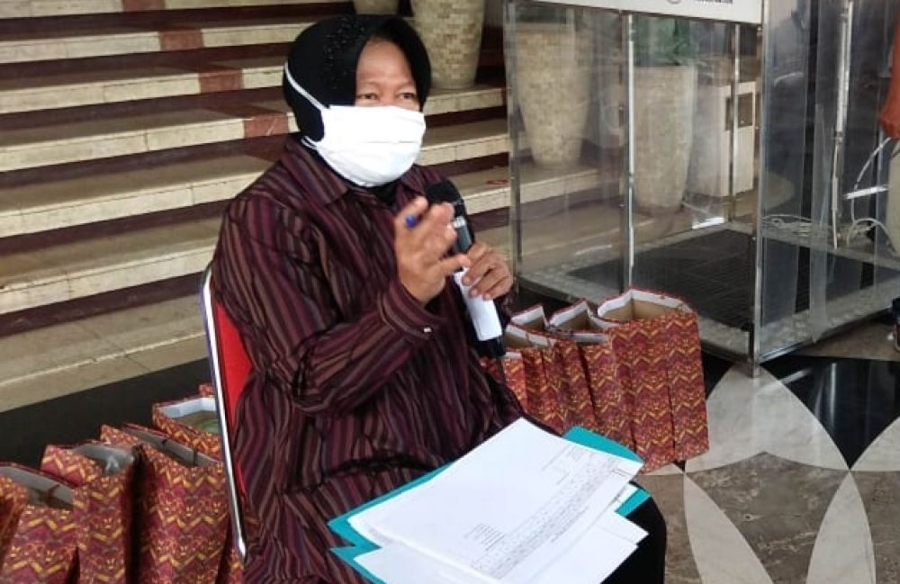 Wali Kota Surabaya Tri Rismaharini memberikan apresiasi terhadap kinerja Satresnarkoba Polrestabes Surabaya 