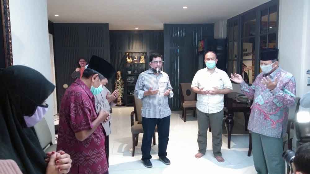 Perwakilan ustaz dan ustazah bertemu dengan bakal calon Wali Kota Surabaya Machfud Arifin