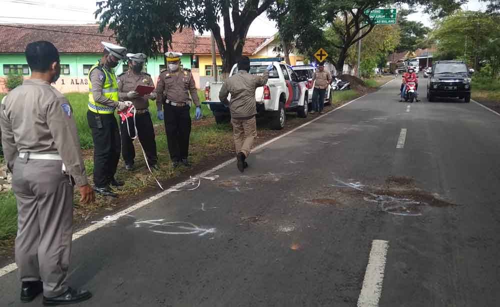 Unit Laka Satlantas Polresta Banyuwangi lakukan olah TKP kecelakaan