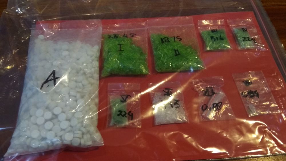 Sabu warna hijau yang disita Satresnarkoba Polres Mojokerto Kota dari lima tersangka