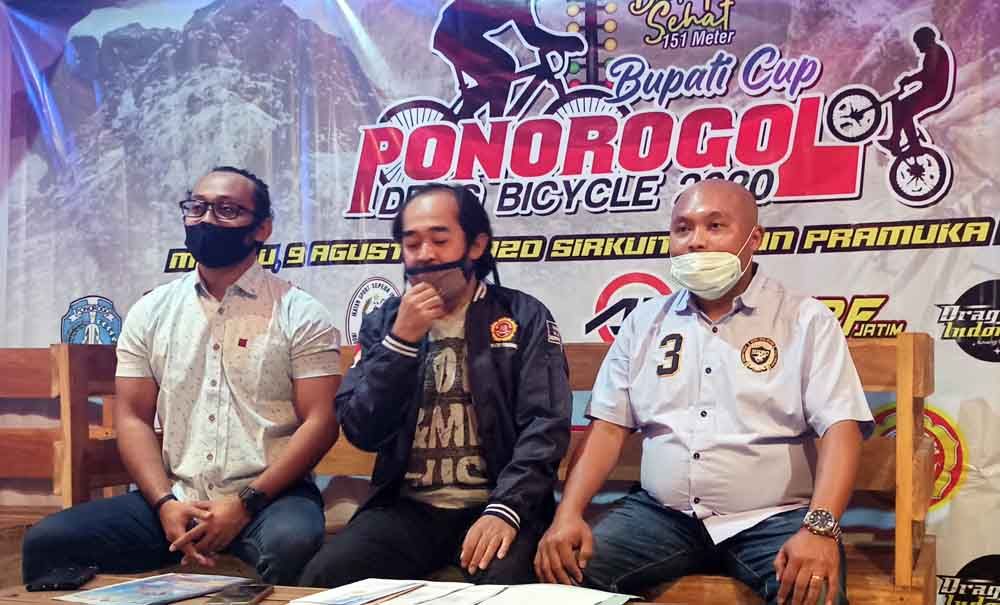 Panitia event Bupati Cup Ponorogo Drag Bicycle 2020
