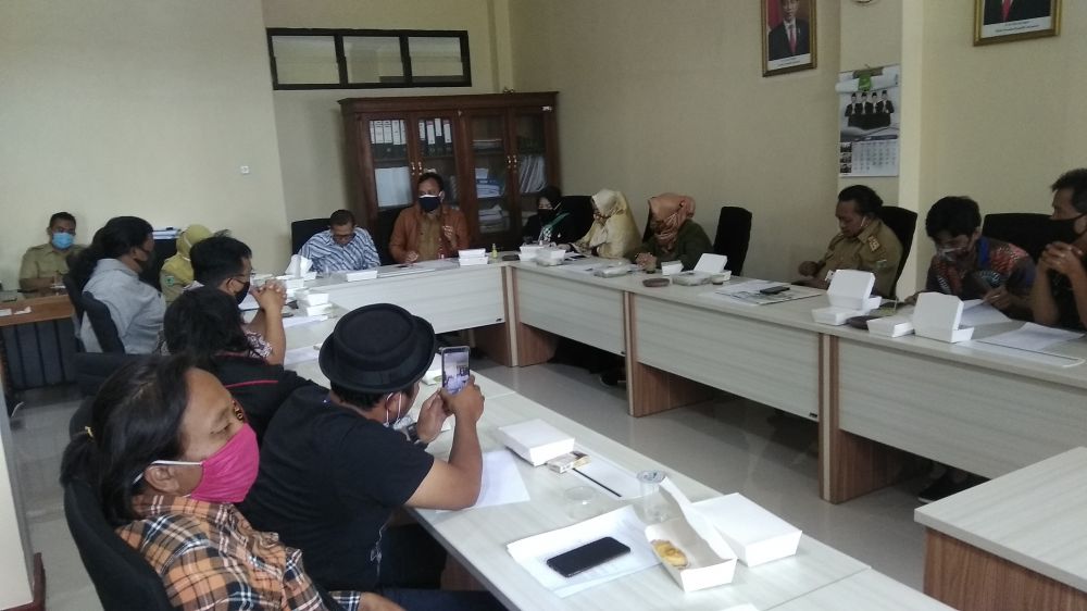 Audiensi Pelaku Seni Batu Bersatu (PSBB) di DPRD Batu