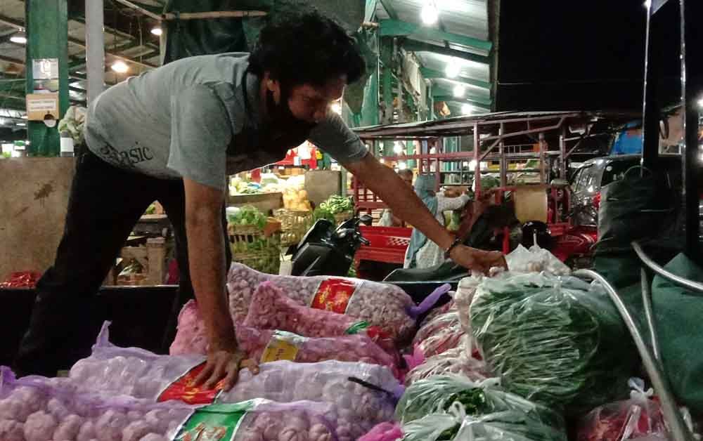 Suplier bumbu masakan Padang belanja di PIOS pasok rumah makan di Gresik