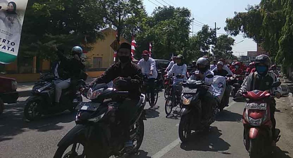 Konvoi saat pendaftaran ke KPU