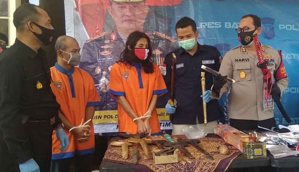 Ngaku Dapat Datangkan Samurai Jepang, 2 Dukun Tipu Korban Rp 18 Miliar