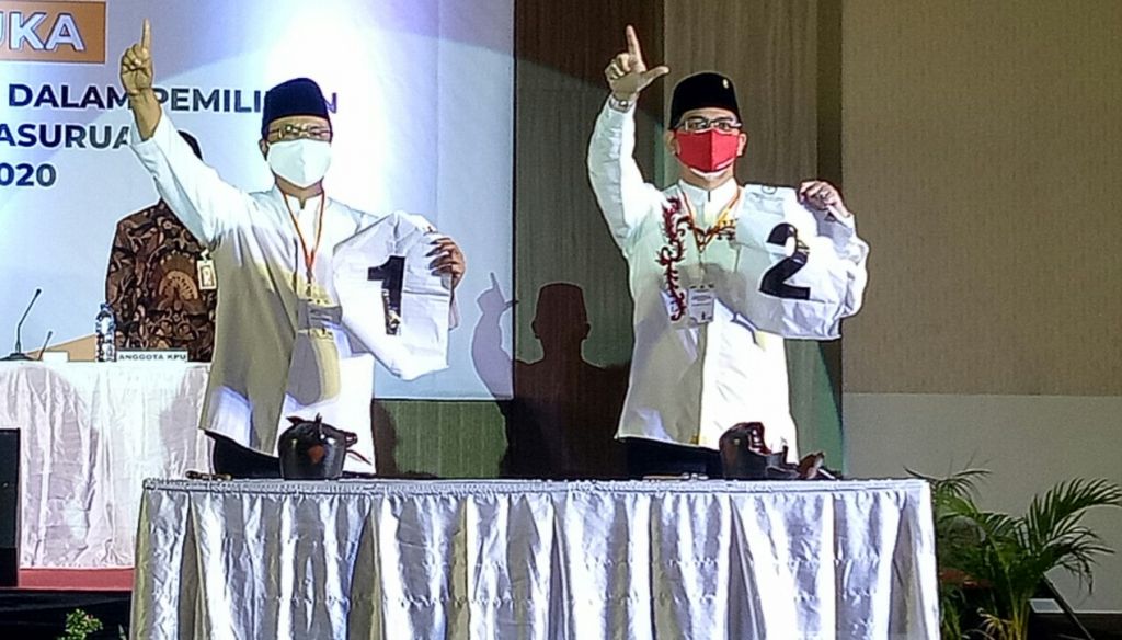 Gus Ipul dan Teno dalam pengambilan nomor