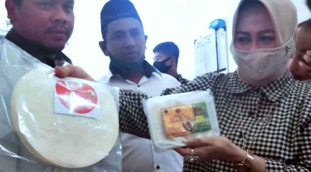 Astrid Wahid di UMKM Lamongan