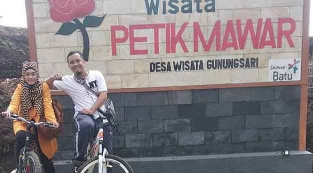 Wisata petik mawar di Kota Batu