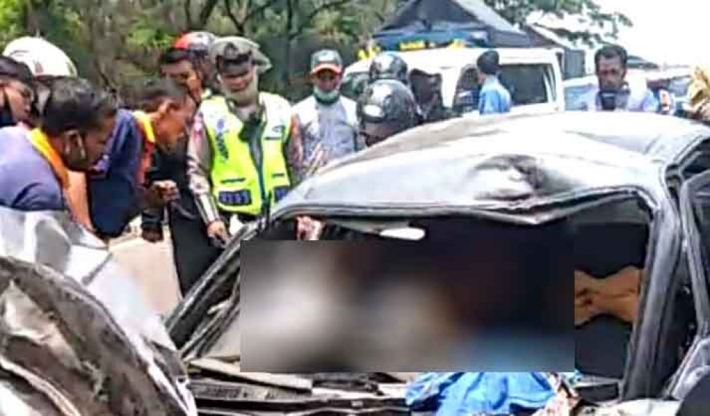 Toyota Corolla yang kecelakaan di Pasuruan
