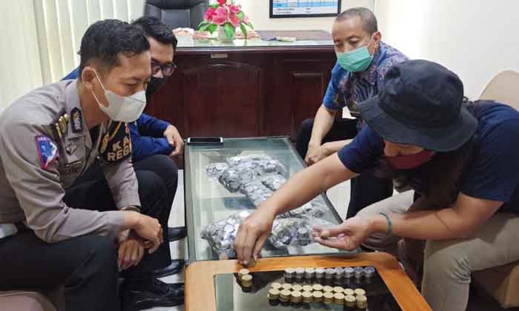 Bayar pajak gunakan uang koin