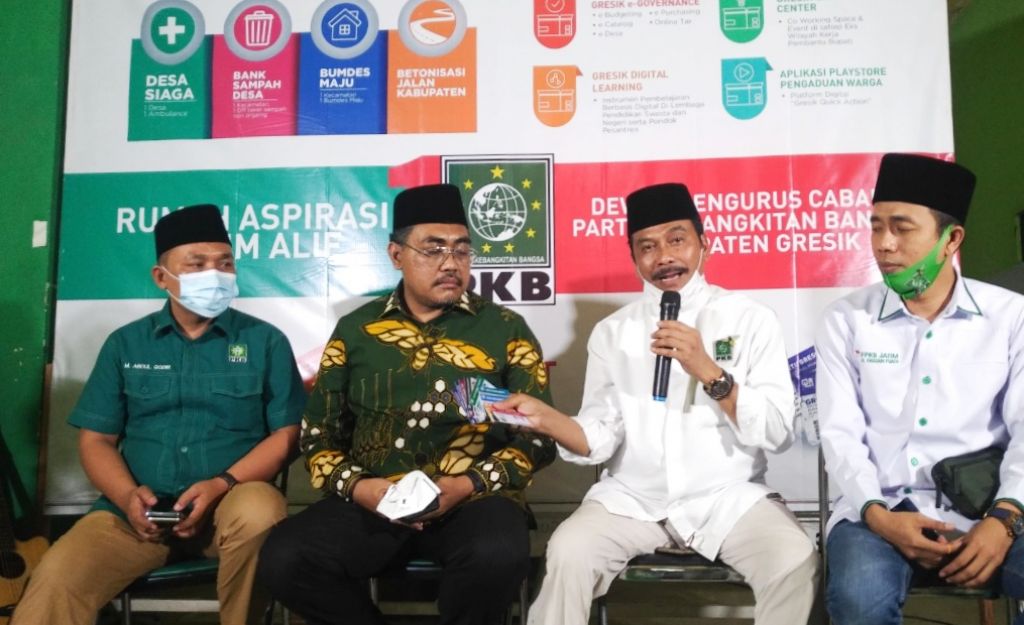 Dari kanan: Ketua Fraksi PKB DPRD Jatim Fauzan Fuadi, Cabup Moh. Qosim, Ketua DPP PKB Jazilul Fawaid dan Ketua DPRD Gresik Abdul Qodir
