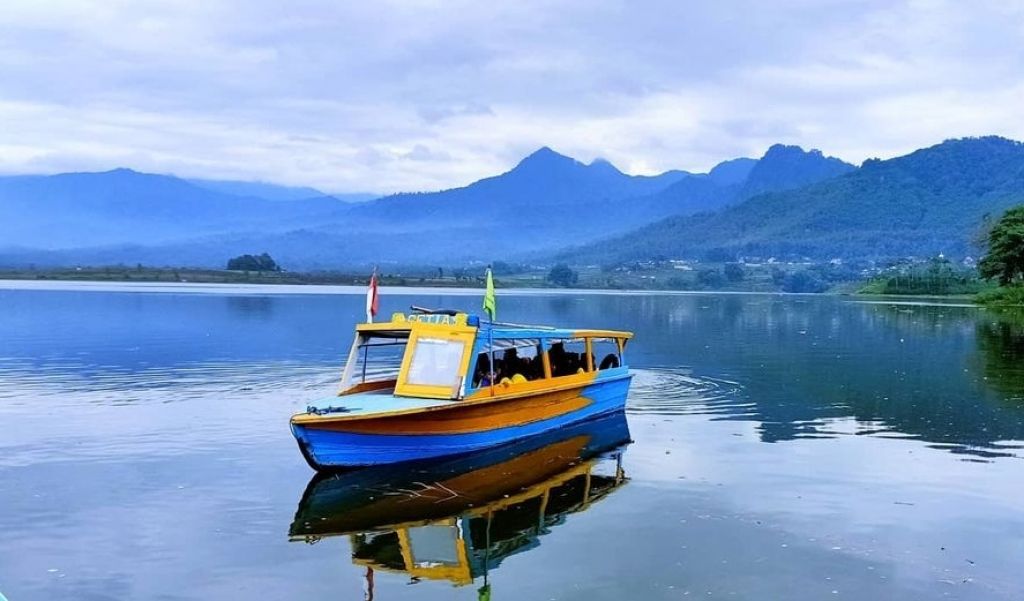 Wisata Waduk Selorejo Malang