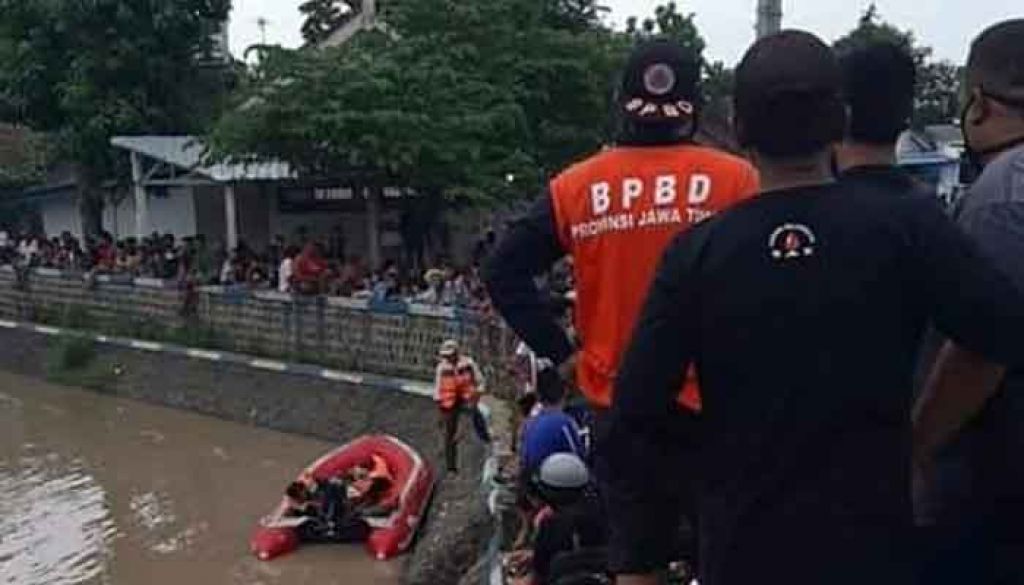 Pencarian korban dilakukan oleh Basarnas 