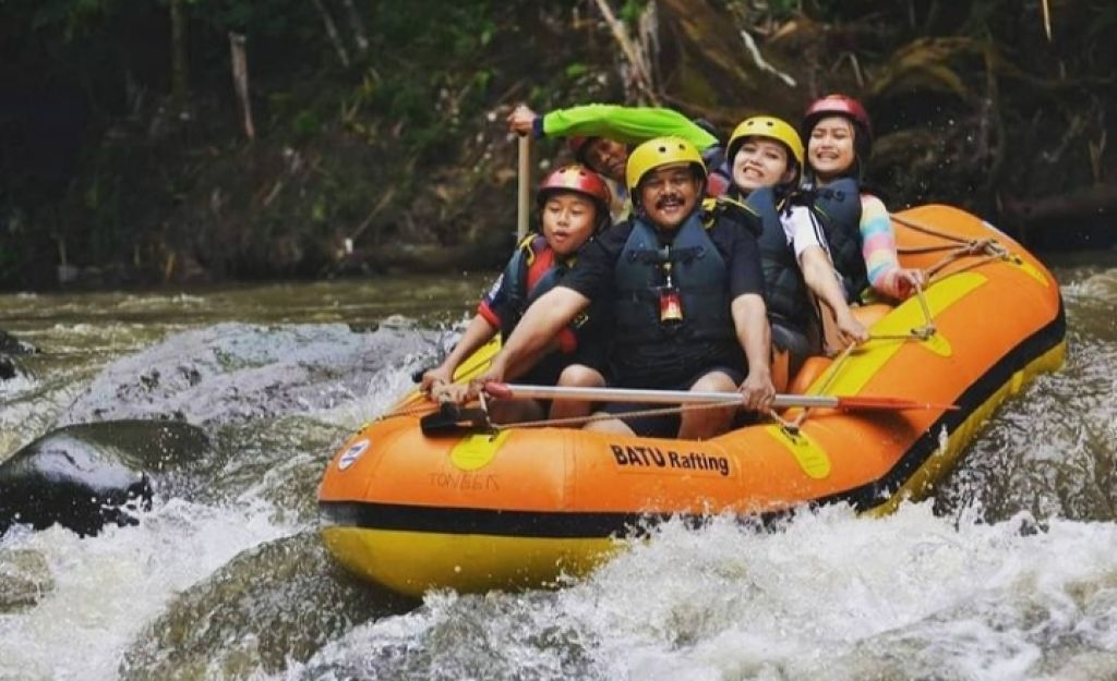 Salah satu wisata andalan Desa Wisata Torongrejo yaitu arum jeram/rafting