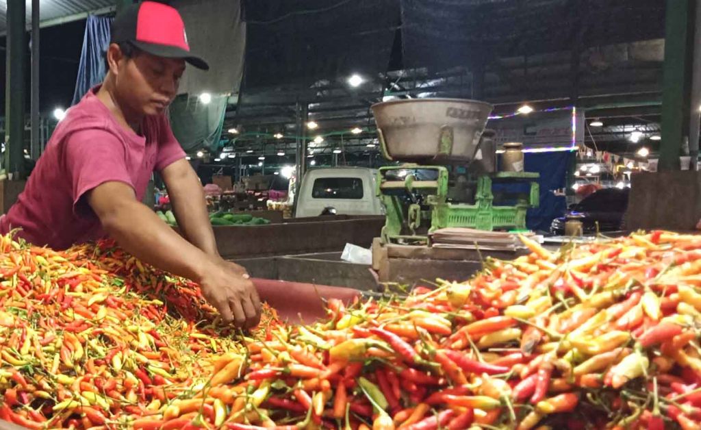 Cabai melimpah di Pasar Induk Osowilangun Surabaya