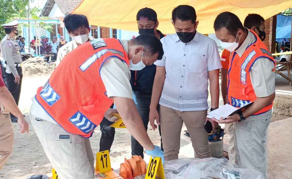Adik Kakak Tewas saat Racik Petasan, Polisi Temukan Potongan Tubuh hingga Mesiu
