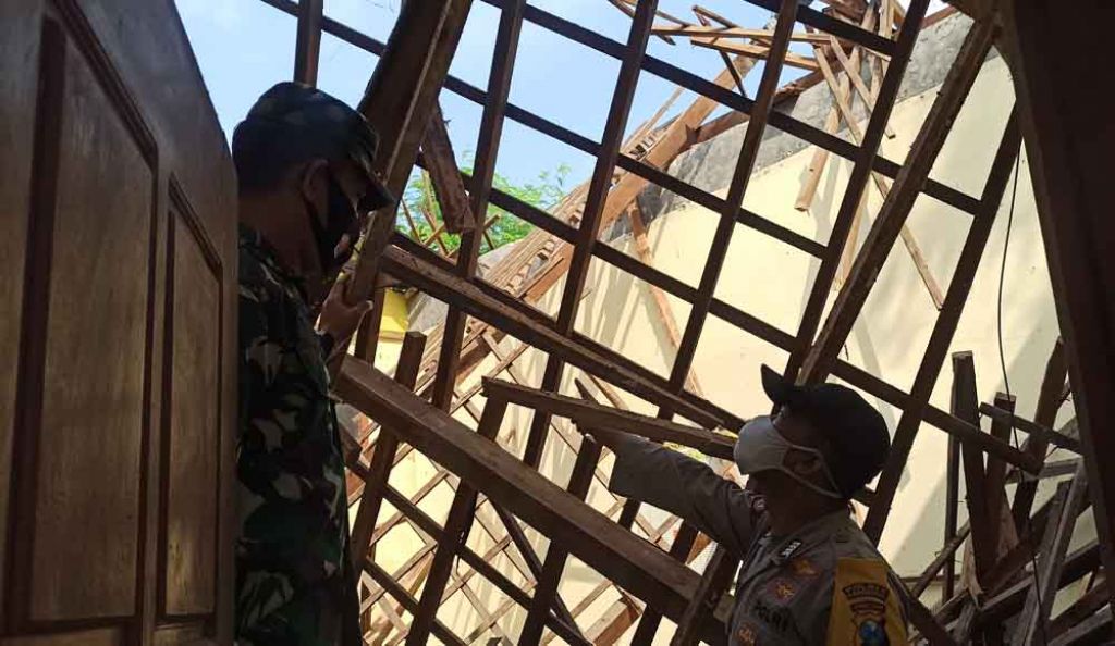 3 Atap Ruang SDN 1 Babadan Ponorogo Ambruk