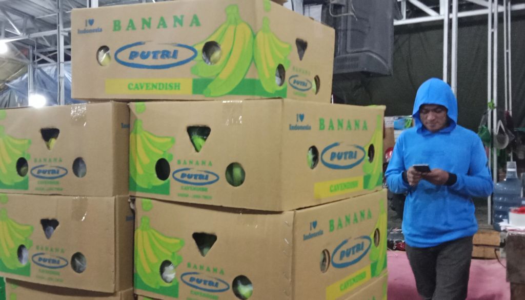 Pisang cavendish yang dijual di salah satu lapak di PIOS