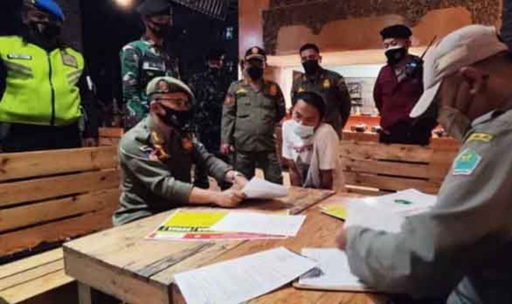 Siasati Jam Operasional Saat PPKM Darurat, 5 Cafe di Kota Malang Disegel