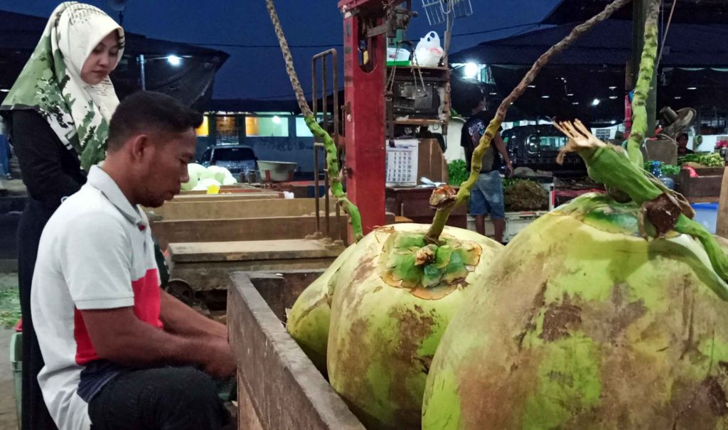 Penjual degan di PIOS