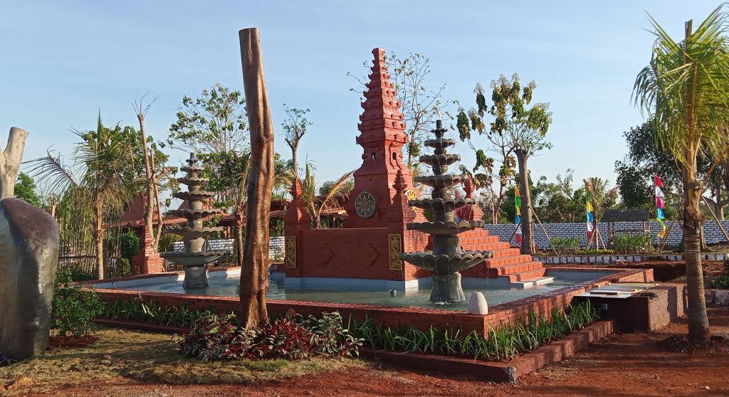 Monumen Ratu Agro di Desa Sekapuk, Kecamatan Ujungpangkah, Kabupaten Gresik (Foto-foto: Sahlul Fahmi/jatimnow.com)