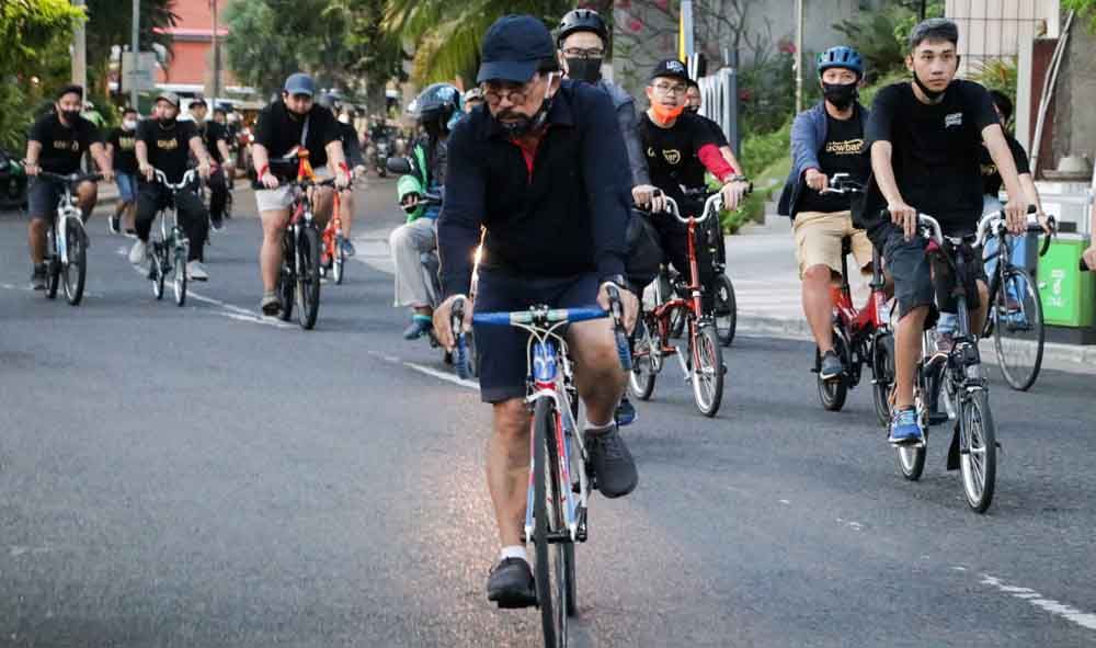Machfud Arifin Gowes Bareng Komunitas Gowbar Surabaya